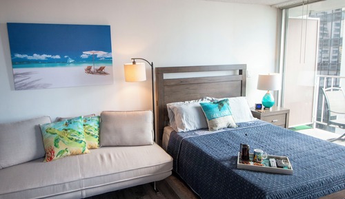 Deluxe Suite, City View
