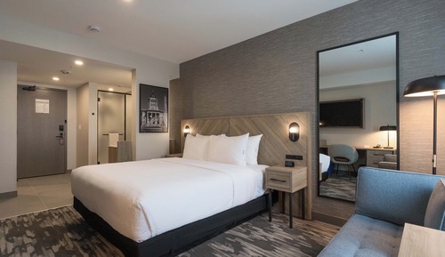 Standard Room, 1 King Bed (Euro Bathroom)