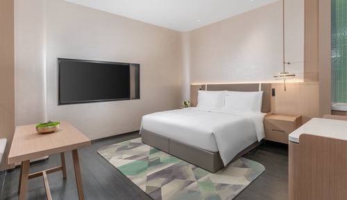Standard Room, 1 King Bed