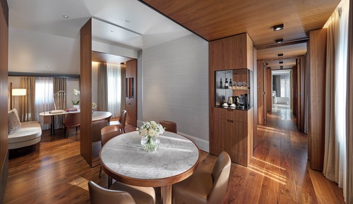Deluxe Suite, 1 King Bed, Terrace