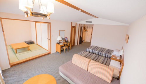 [NoSmoking] Recommended for groups! Wide Japanese Western style room