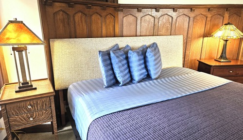 Premium Double Room, 1 King Bed, Lake View