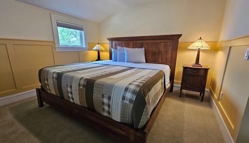 Standard Double Room, Ensuite, Lake View (James Baldwin)