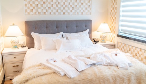 Emerald Suite - Free Spa Access