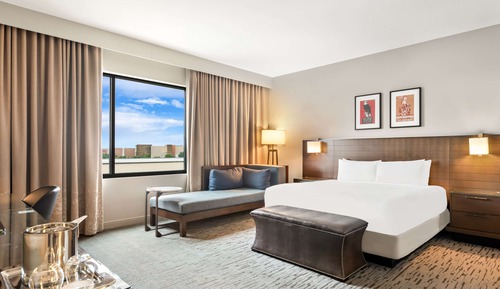 Premier Room, 1 King Bed, Multiple View (Preferred)