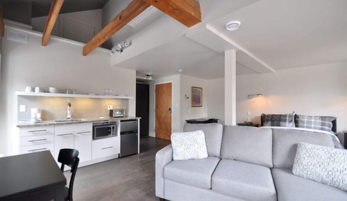 Queen Suite 3