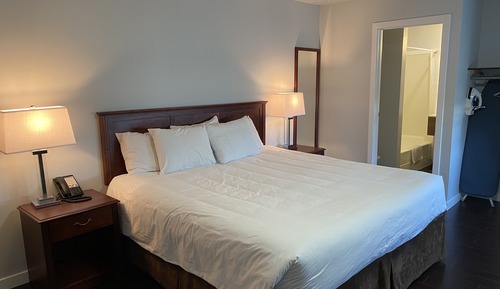 Luxury Room, 1 King Bed, Lake View
