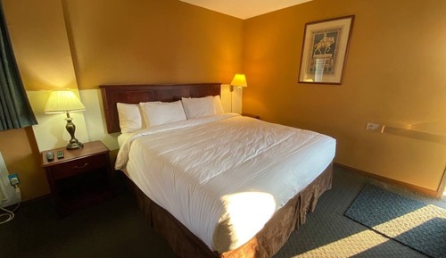 Standard Room, 1 King Bed
