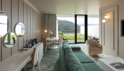 Suite, River View