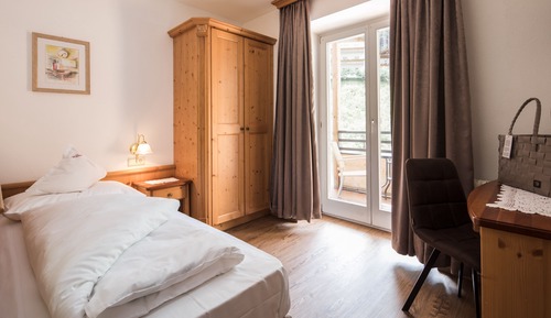 Standard Single Room, Non Smoking, Mountain View