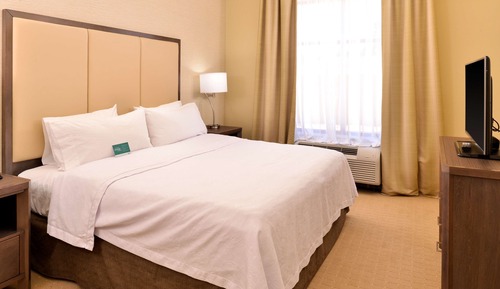 Suite, 1 King Bed, Accessible, Bathtub