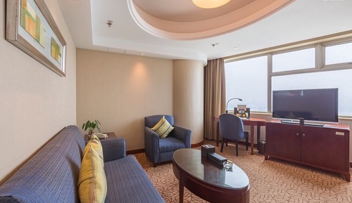 Business Suite Pegasus Lake View
