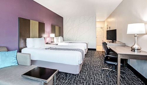 Deluxe Room, 2 Queen Beds, Non Smoking (Various Views)