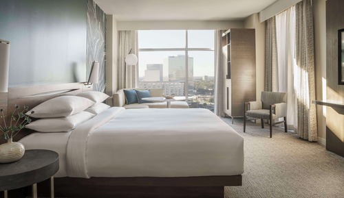 Deluxe Room, 1 King Bed