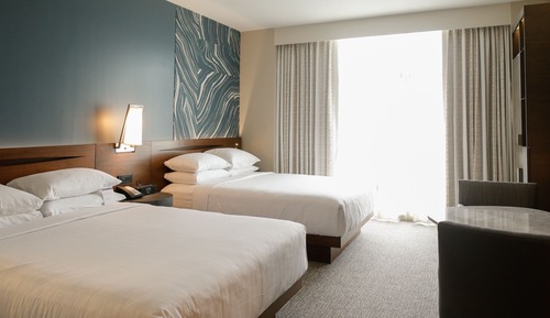 Room, 2 Queen Beds (Club Access)