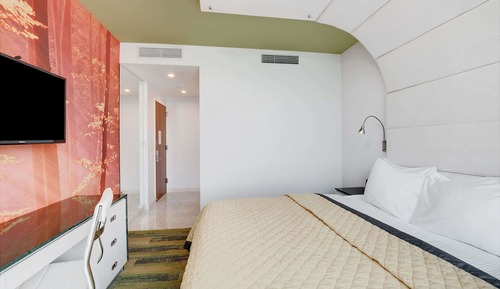 Premium Room