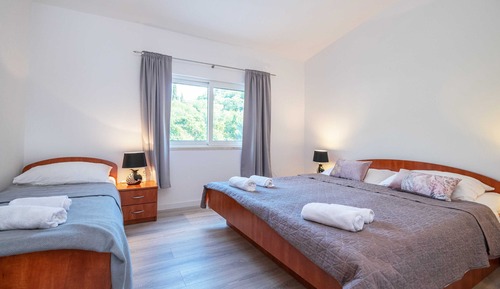 Apartment (One Bedroom Apartment with Terrace ( )