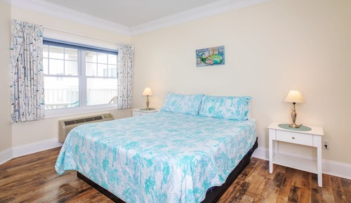 Suite, 1 King Bed, Non Oceanfront View