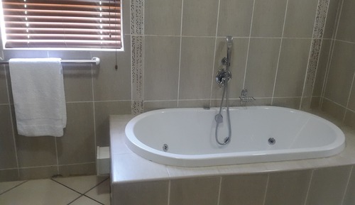 Family Room (Room 8)