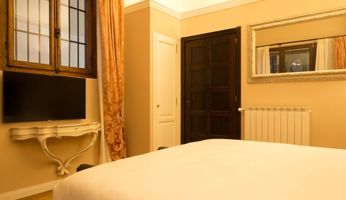 Standard Room, Annex Building