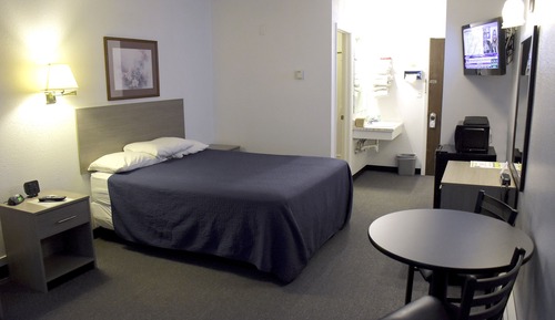 Room, 1 Queen Bed (Upstairs)