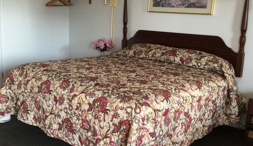 Deluxe Room, 1 King Bed, Non Smoking (Whirlpool Tub)