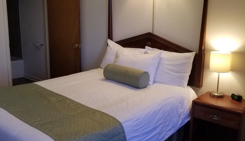 Standard Room, 1 Queen Bed