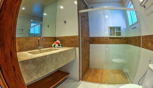 QUARTO QUADRUPLO COM VARANDA