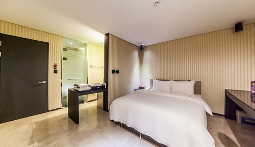 Standard Room (Extra fee applies for 2+ consecutive nights stay)