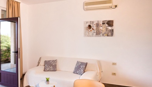 Apartment (One Bedroom Apartment with Terrace an)