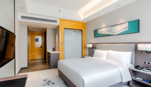 Basic Single Room, 1 Queen Bed, City View