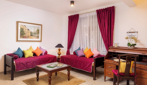 Deluxe Suite, Courtyard View