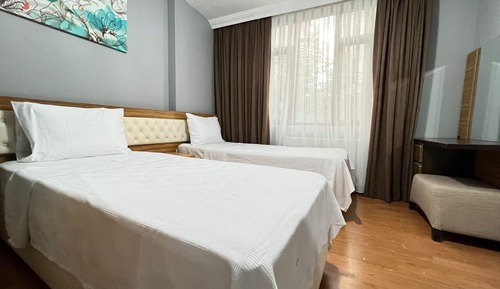 Basic Twin Room, City View