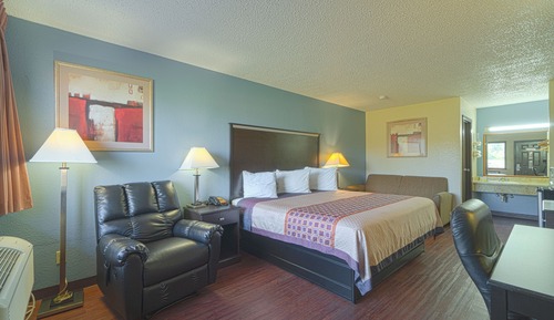 Room, 1 King Bed with Sofa bed, Smoking
