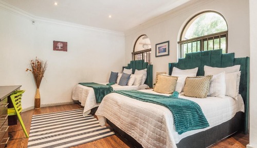 Deluxe Double Room, Garden View