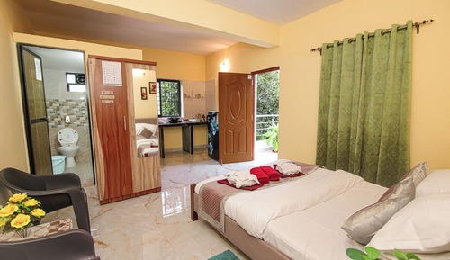 Comfort Studio, 1 Queen Bed, Balcony