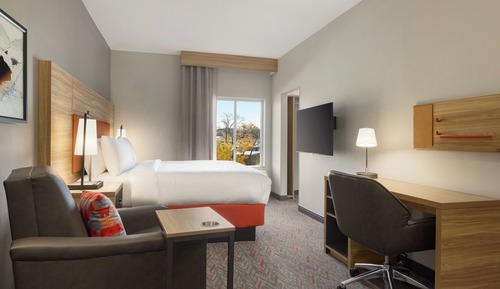 Room, 1 King Bed, Roll-in Shower (Communications, Mobility Access)