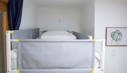 Twin Room with Shared Bathroom (non-Korean nationals only)