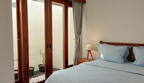 Basic Villa, Pool View