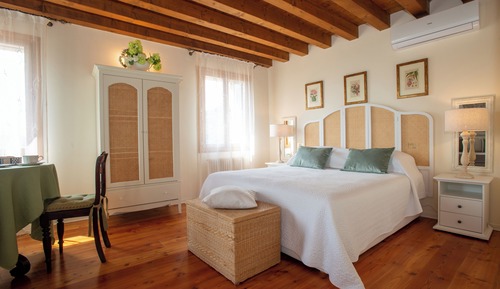 Comfort Room, 1 Double Bed, Hill View