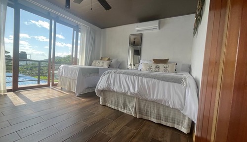 Comfort Duplex, 2 Bedrooms, Balcony, Mountain View