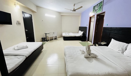 Family Double or Twin Room, Multiple Beds, Non Smoking, City View