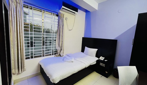 Deluxe Single Room