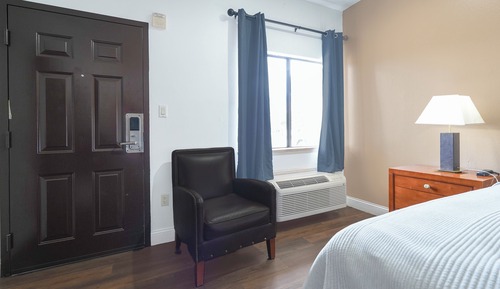 Room, 1 King Bed, Non Smoking