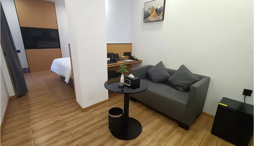 Signature Single Room, City View
