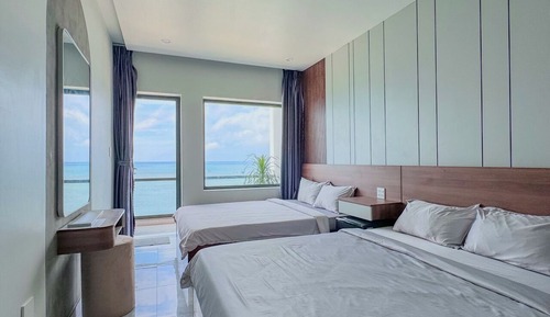 Superior Quadruple Room, Balcony, Beach View