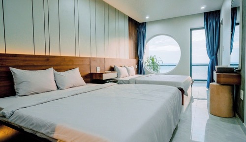 Deluxe Quadruple Room, Beach View