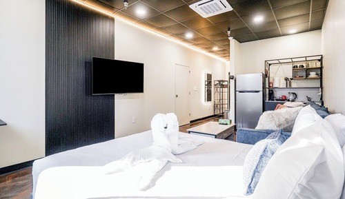 Studio, 1 Queen Bed with Sofa bed, Non Smoking, Kitchenette