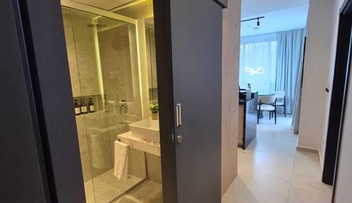 Comfort Suite, 2 Bedrooms, Mobility Accessible, Balcony