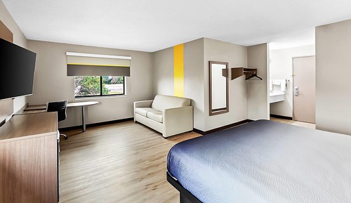 Suite, 1 King Bed, Non Smoking